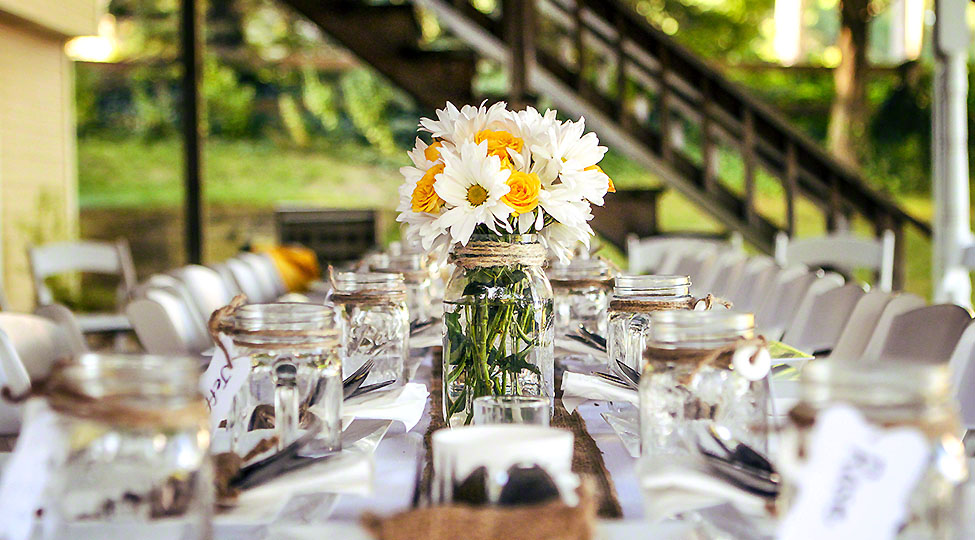 How To Decorate Party Tables?